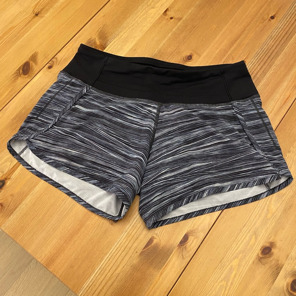 LULULEMON SPEED UP SHORTS SIZE 4